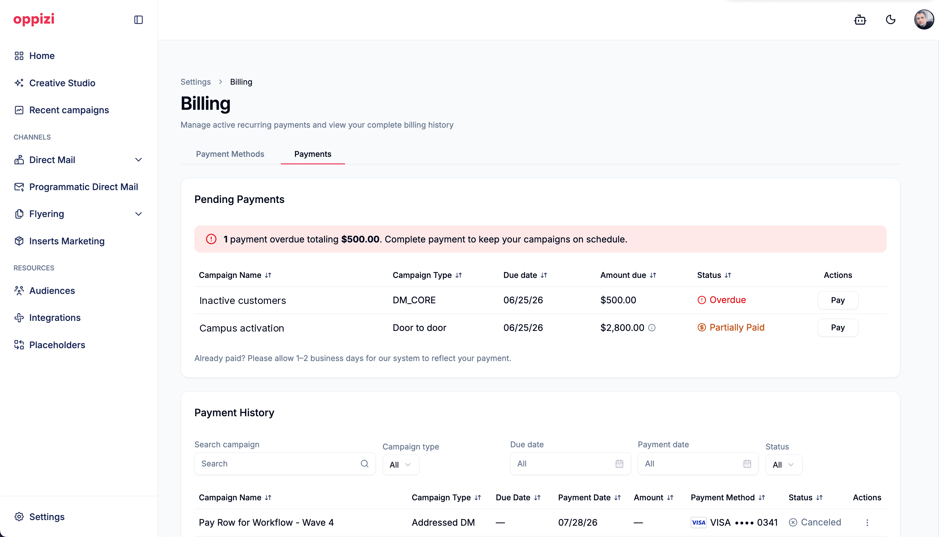 App billing screen displaying overdue payment alerts, pending payments, and payment history tables.